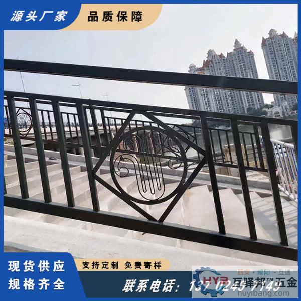 广州白云交通大楼市政护栏 道路中央隔离栏杆 城市交通护栏 广州白云交通大楼市政护栏 道路中央隔离栏杆 城市交通护栏