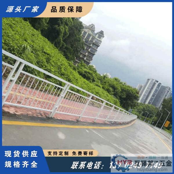 深圳罗湖上步东门步行街甲型护栏 交通道路安全围栏 浸塑防腐 深圳罗湖上步东门步行街甲型护栏 交通道路安全围栏 浸塑防腐