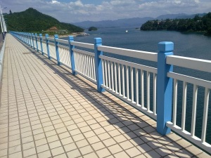 湛江河道安全隔离防溺水护栏工厂定做不锈钢材质