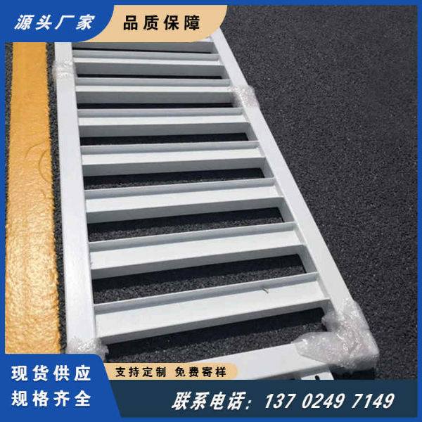 深圳南山西丽留仙洞市政护栏 道路中央隔离栏杆 城市交通护栏 深圳南山西丽留仙洞市政护栏 道路中央隔离栏杆 城市交通护栏